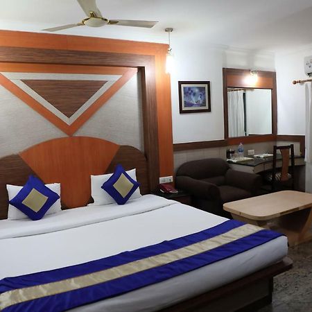 Maple Tree Hotel Chennai Exterior photo