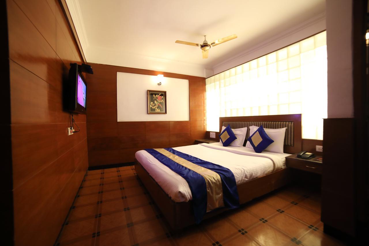 Maple Tree Hotel Chennai Exterior photo