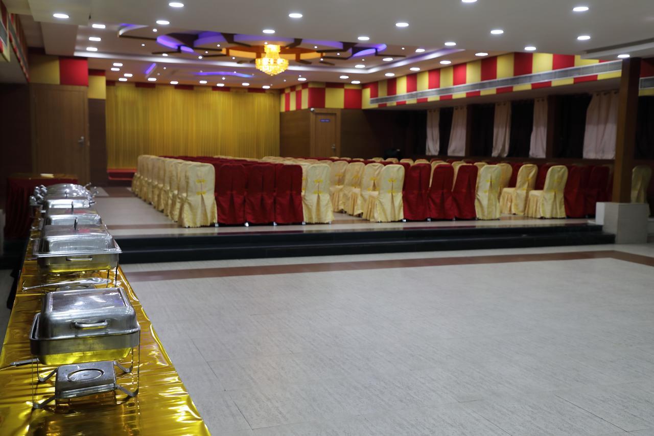 Maple Tree Hotel Chennai Exterior photo