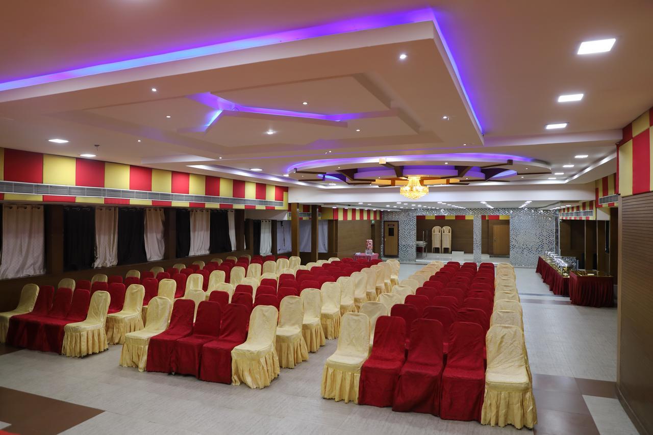 Maple Tree Hotel Chennai Exterior photo