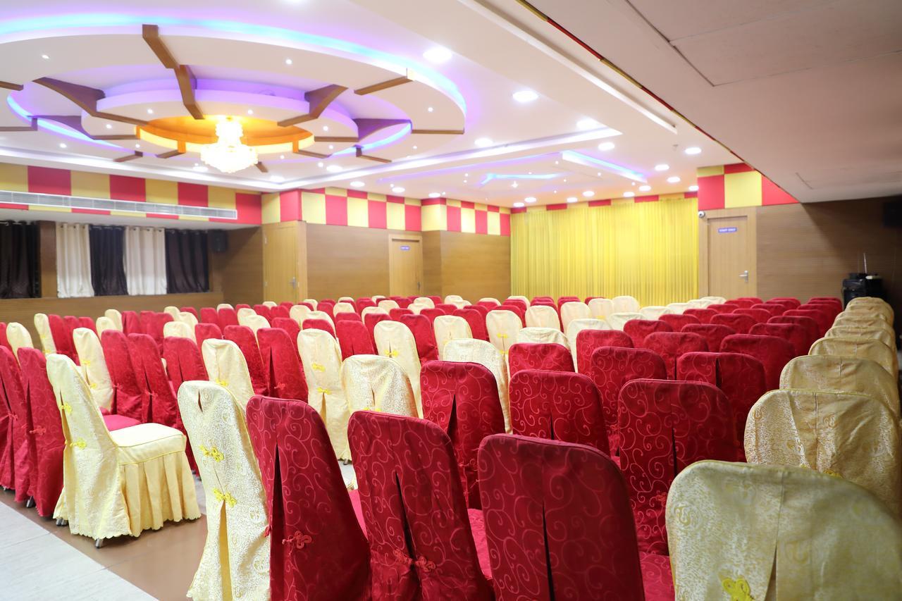 Maple Tree Hotel Chennai Exterior photo