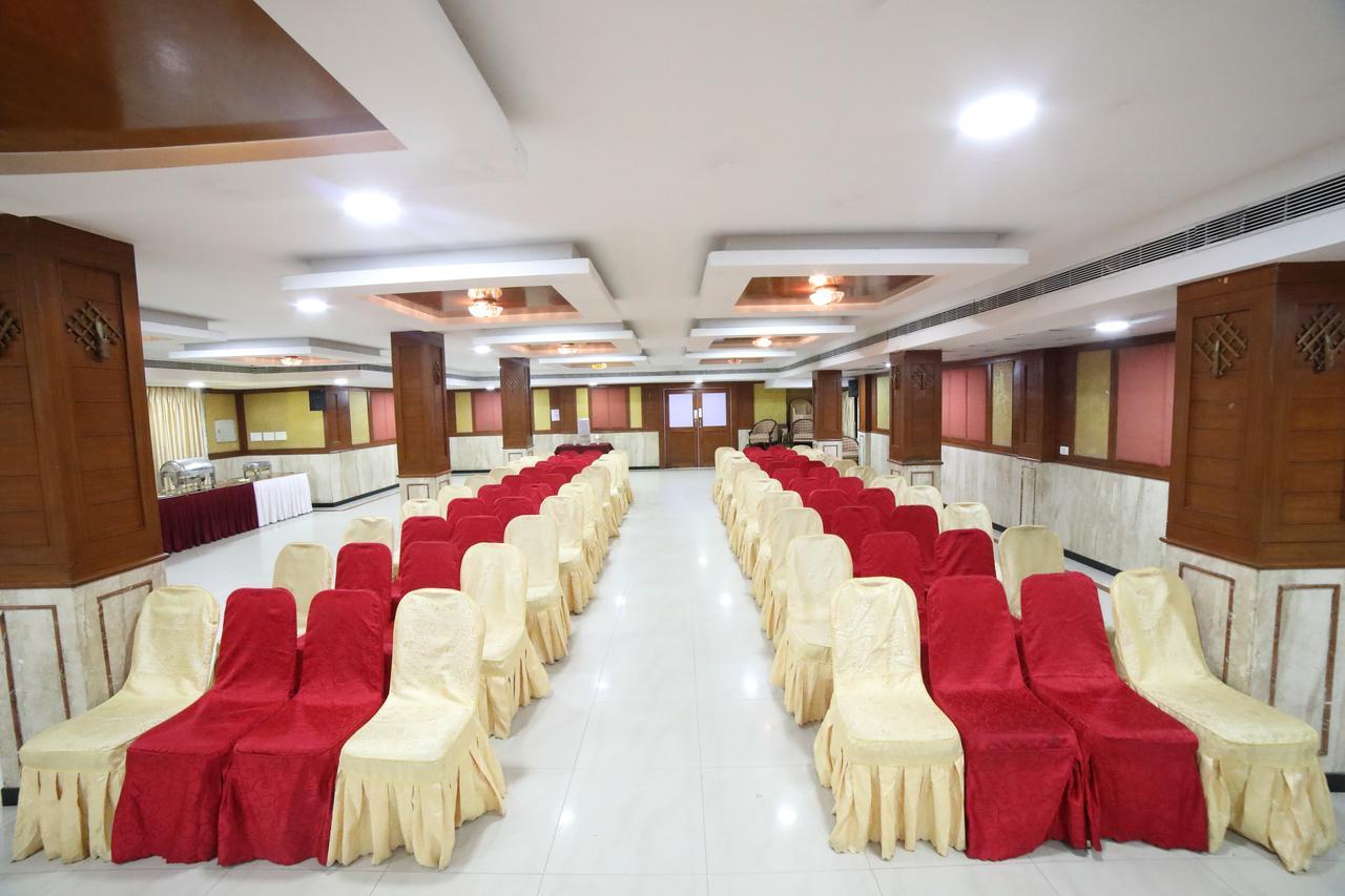 Maple Tree Hotel Chennai Exterior photo