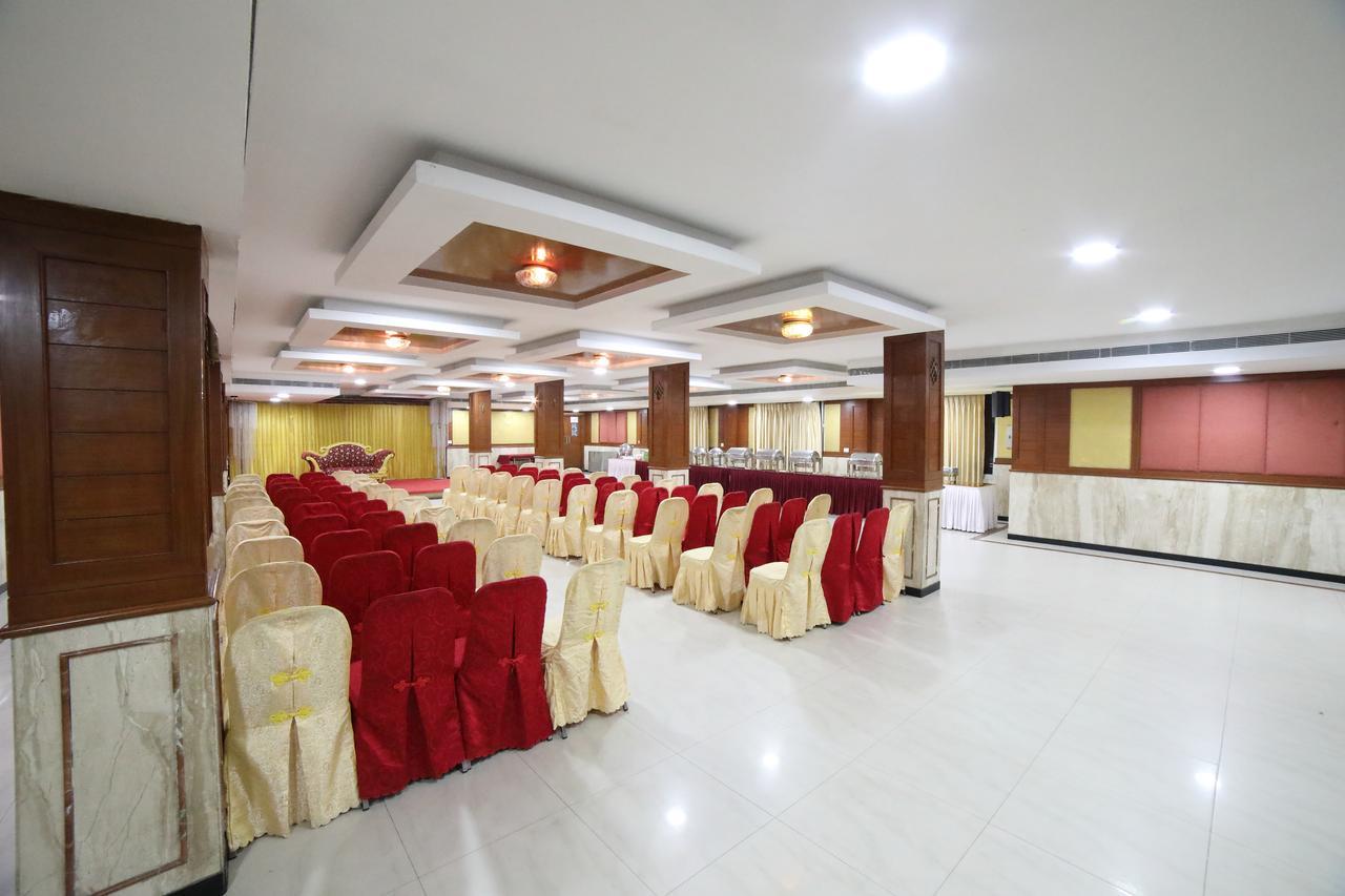 Maple Tree Hotel Chennai Exterior photo