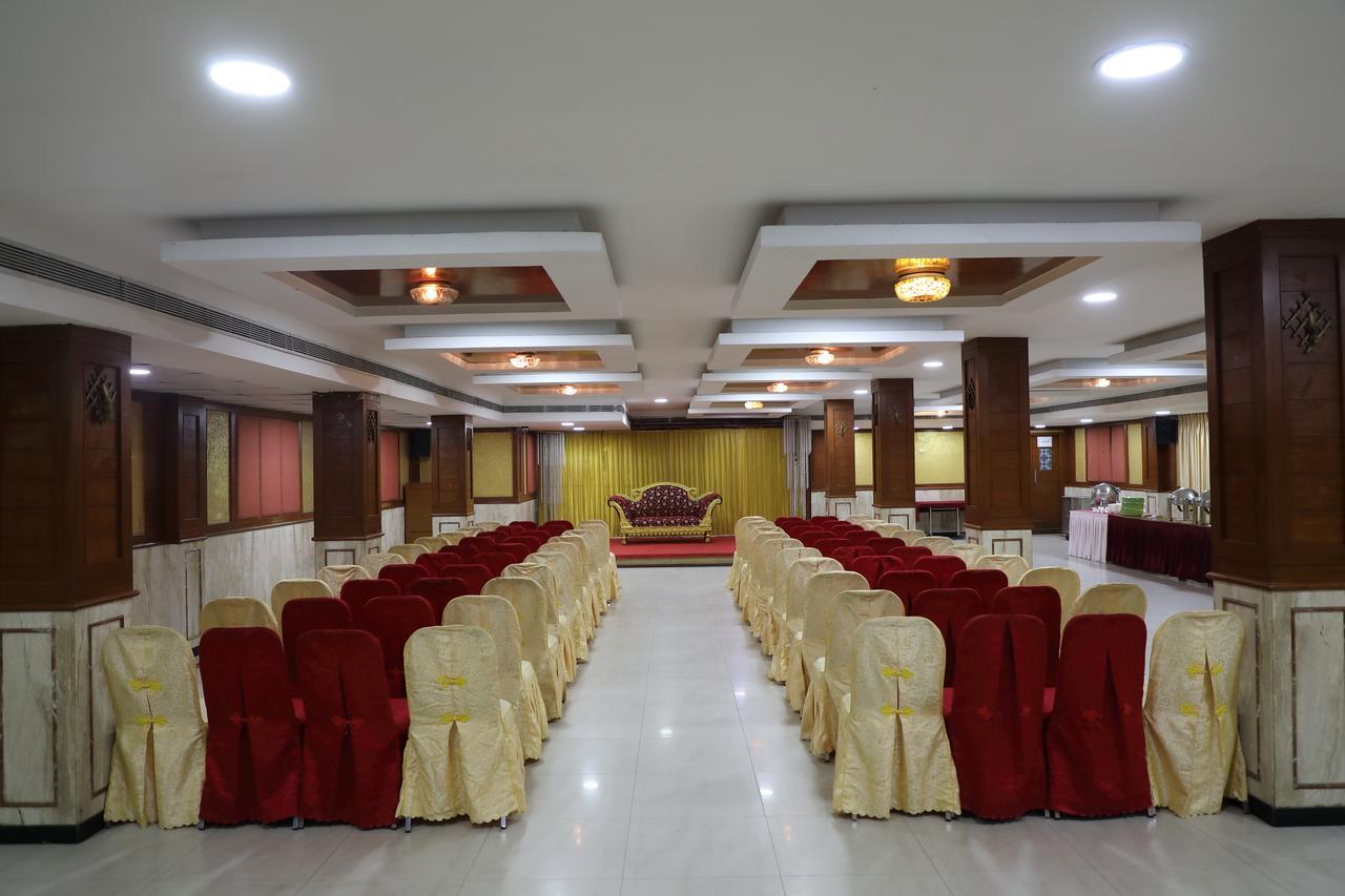 Maple Tree Hotel Chennai Exterior photo