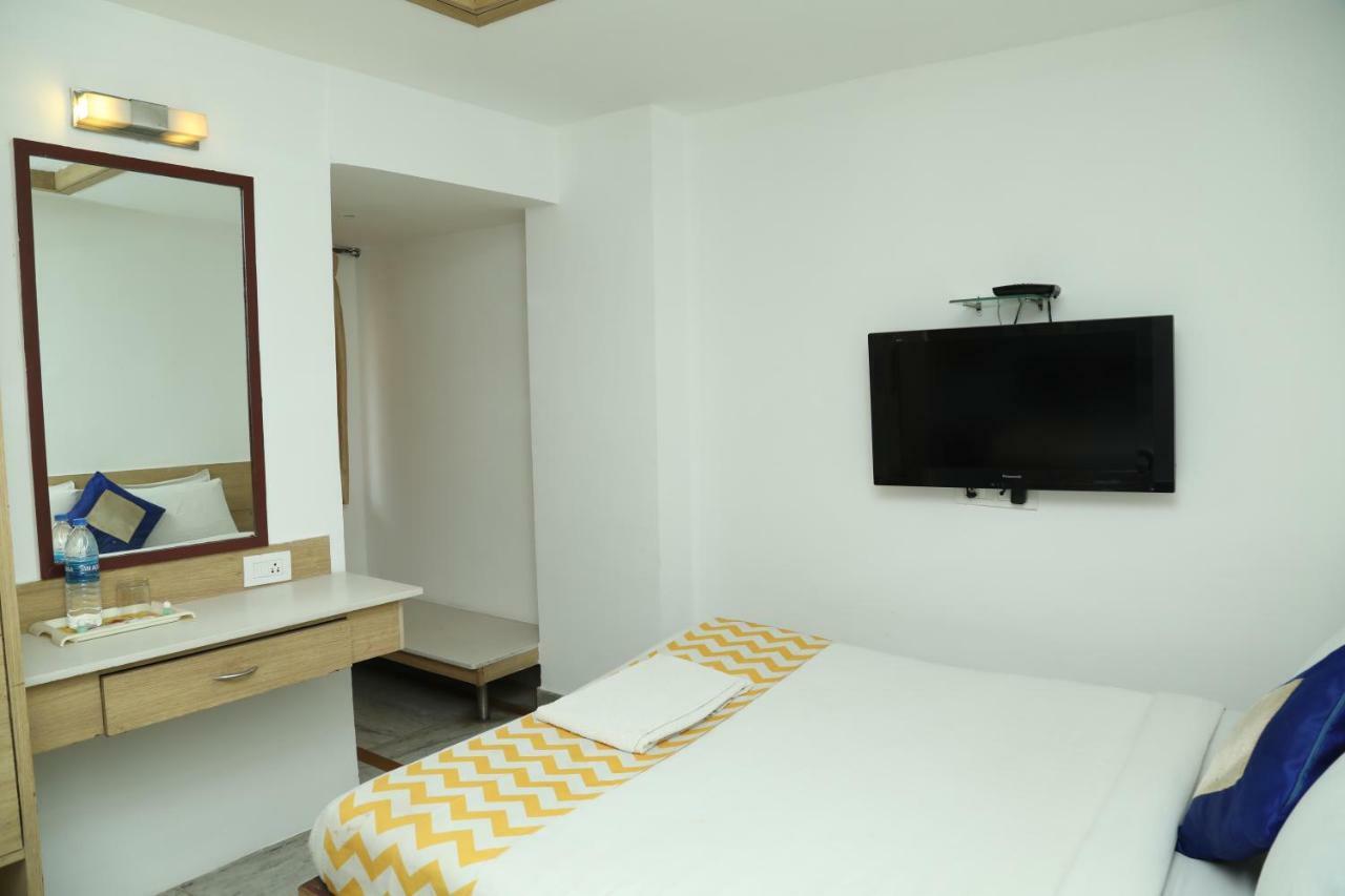 Maple Tree Hotel Chennai Exterior photo