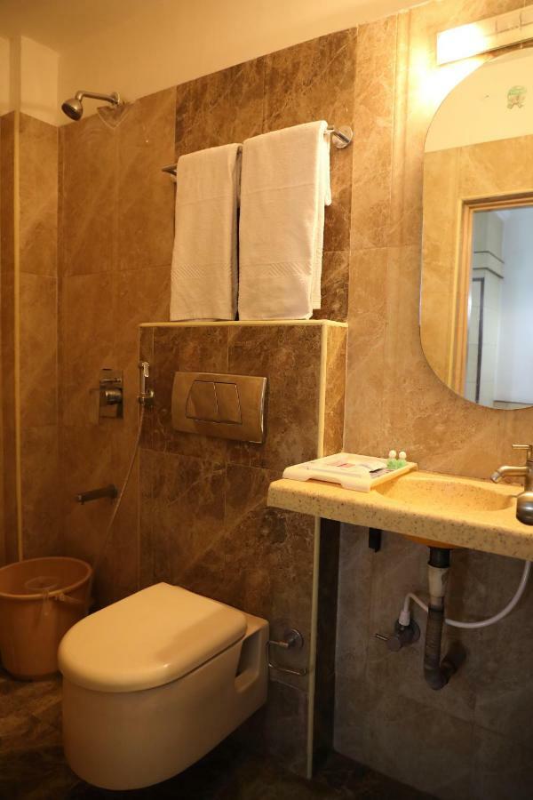 Maple Tree Hotel Chennai Exterior photo