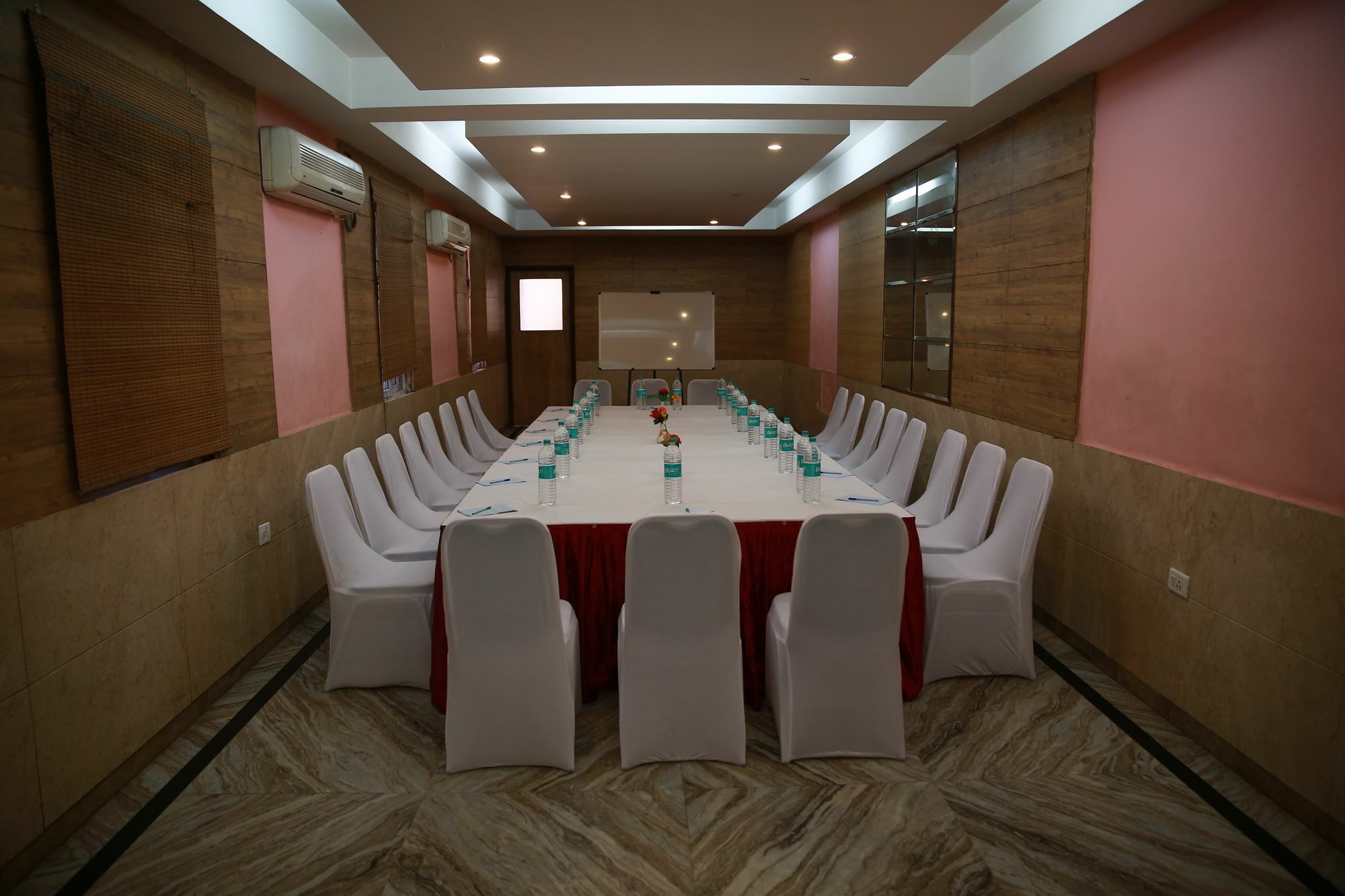 Maple Tree Hotel Chennai Exterior photo