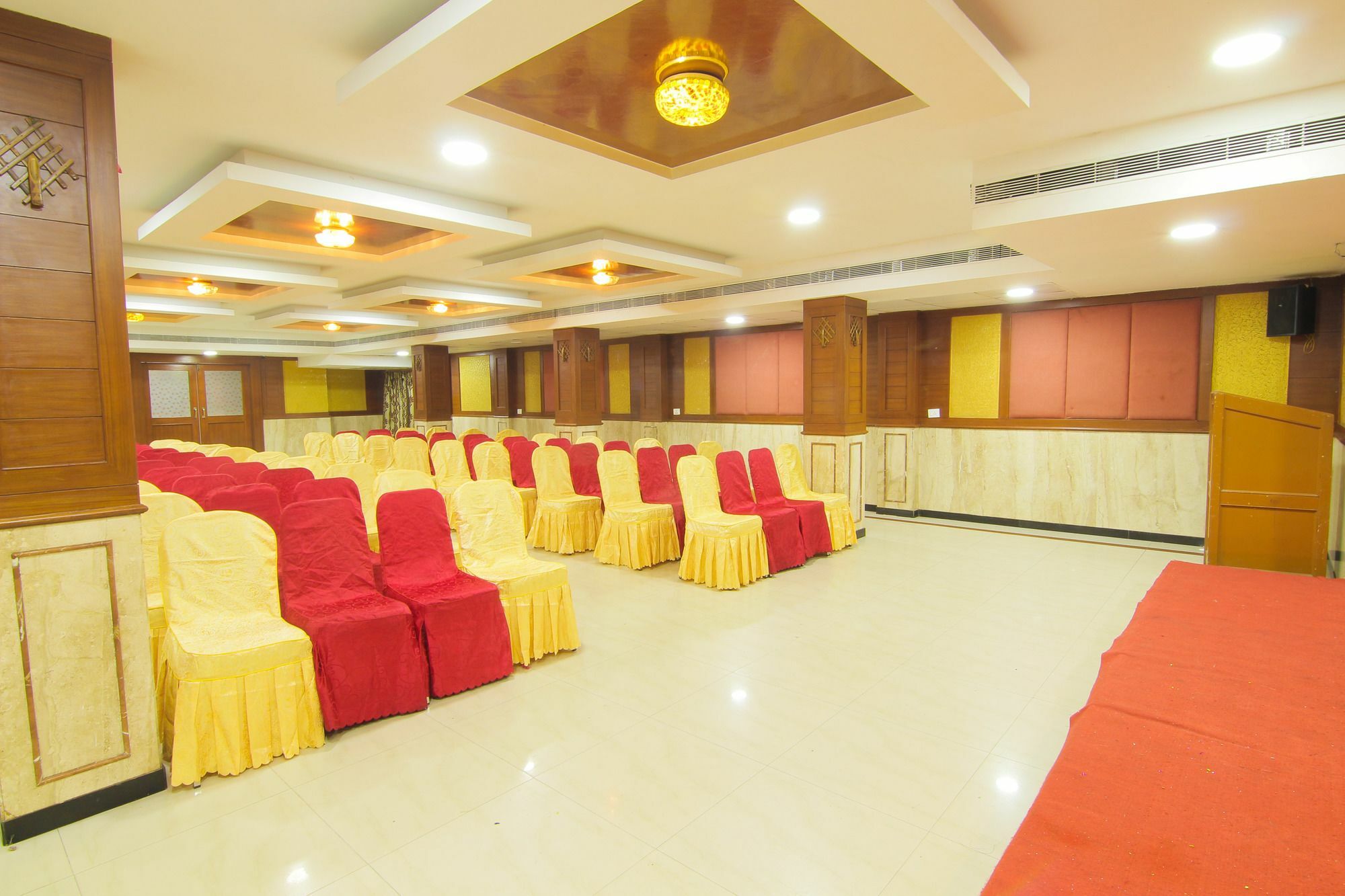 Maple Tree Hotel Chennai Exterior photo