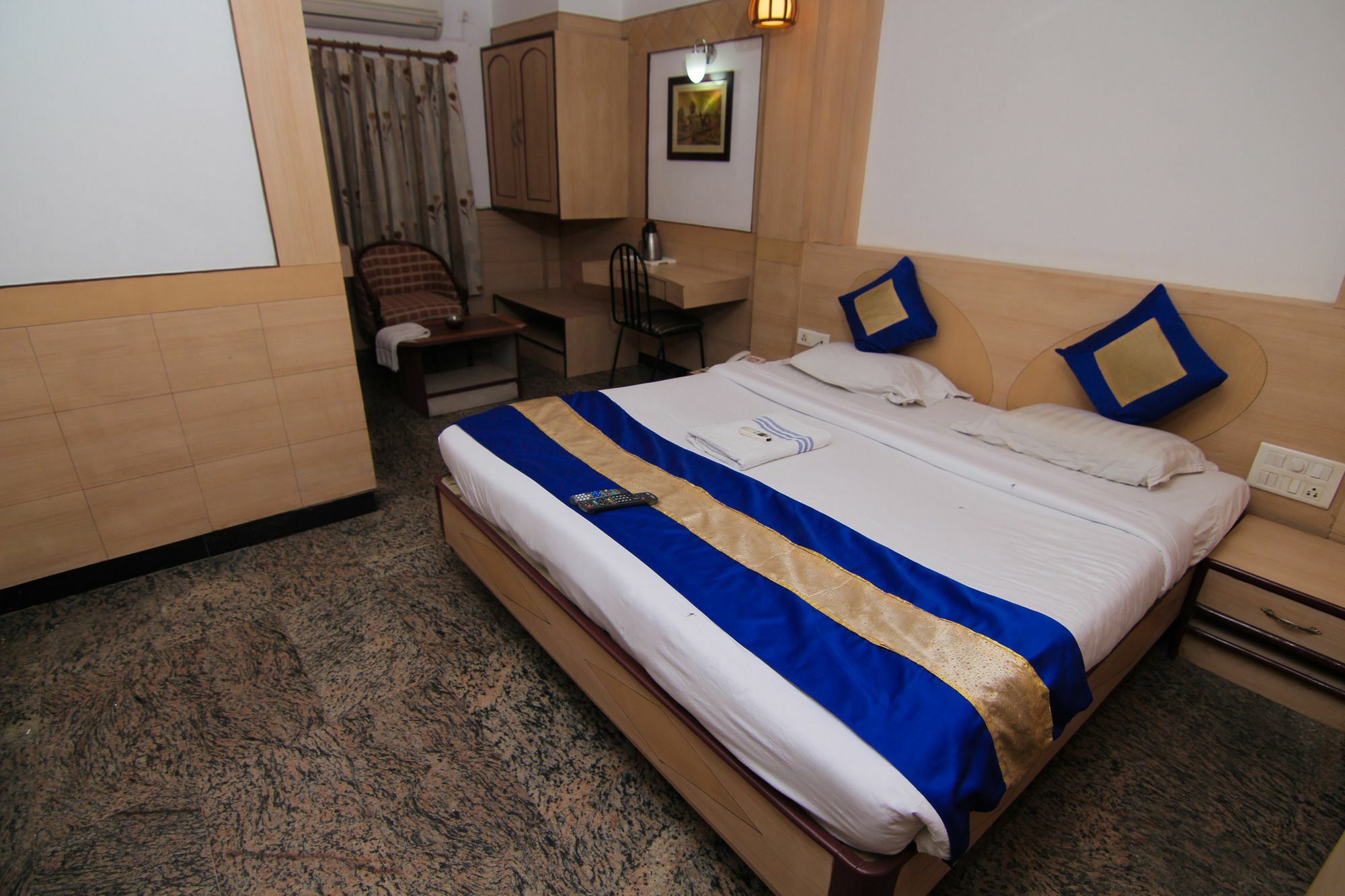 Maple Tree Hotel Chennai Exterior photo