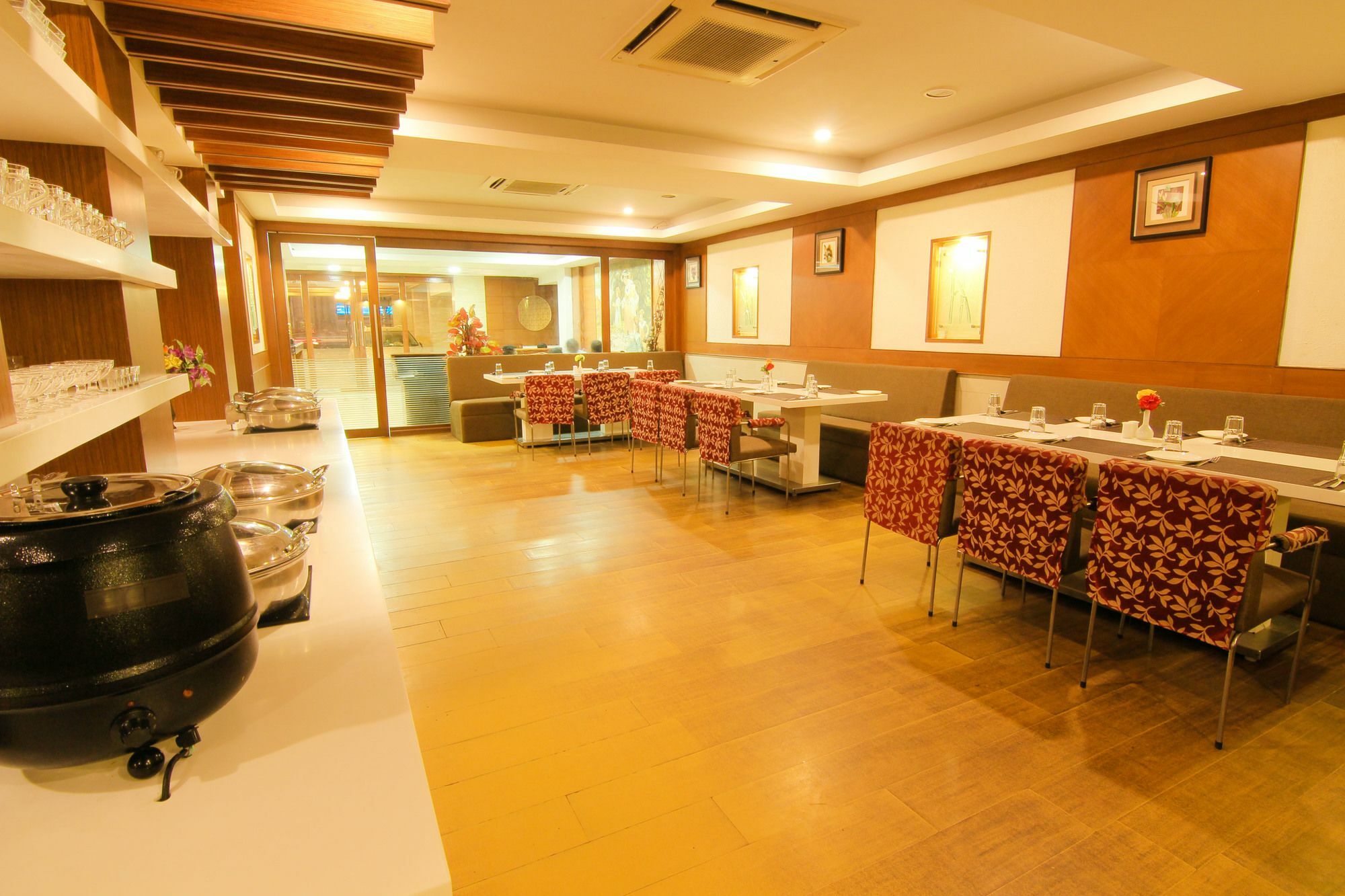 Maple Tree Hotel Chennai Exterior photo