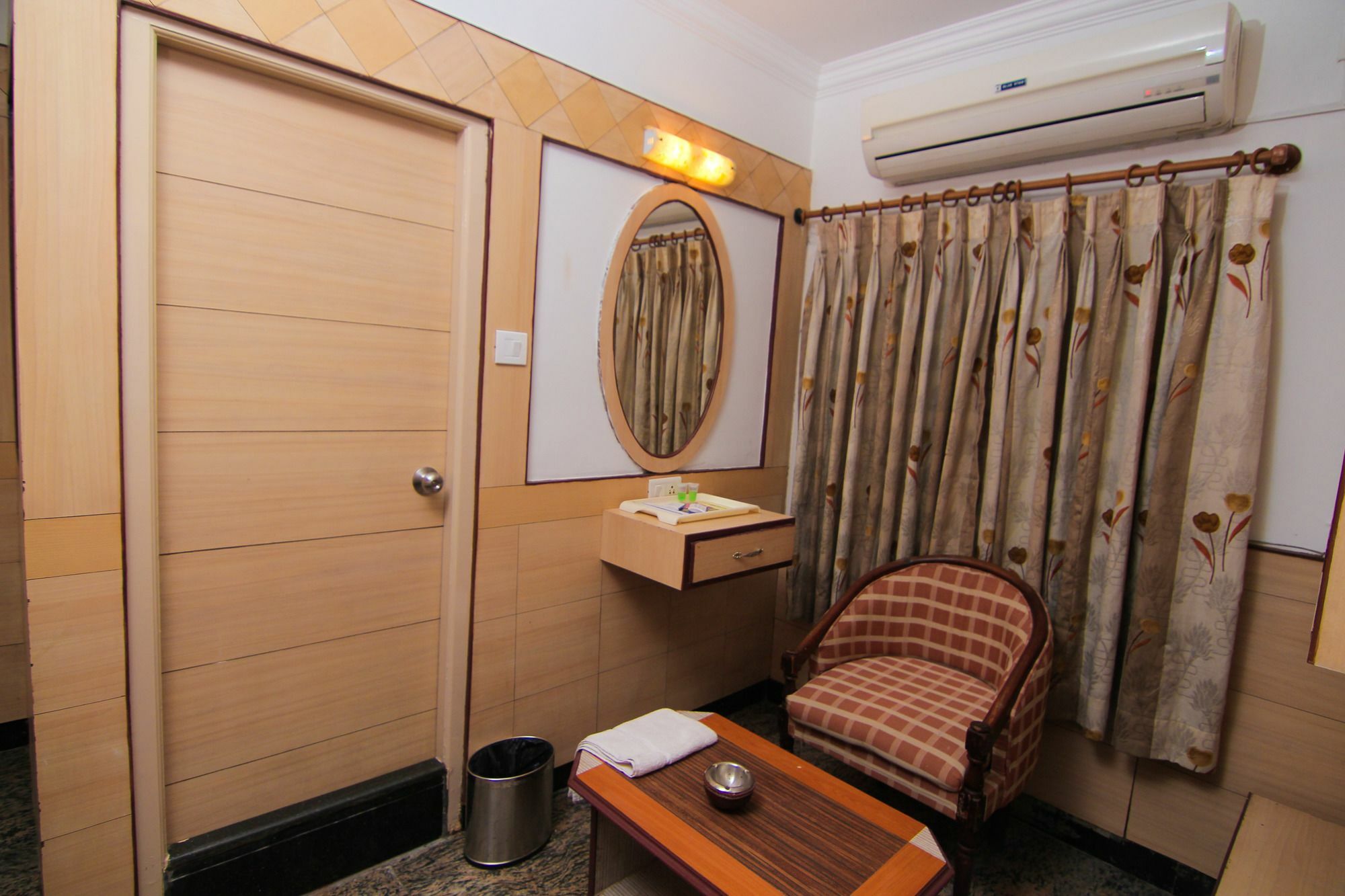 Maple Tree Hotel Chennai Exterior photo