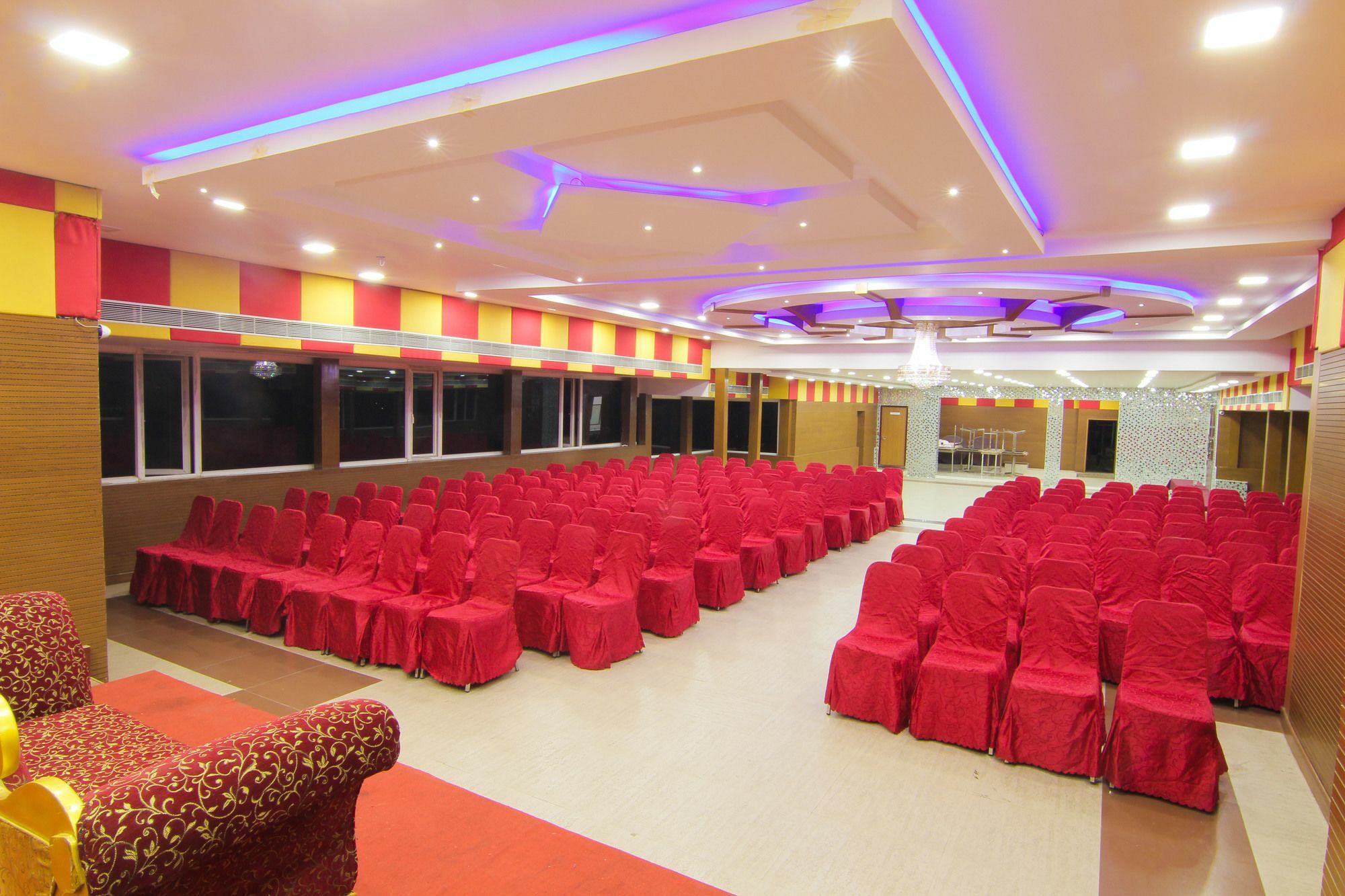 Maple Tree Hotel Chennai Exterior photo